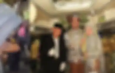 Putar Otak Agar Tetap Bisa Naik Pelaminan di Masa PPKM, Pasangan Asal Boyolali Pilih Gelar Hajatan Keliling Tol dengan Naiki Kendaraan Sejuta Umat Ini