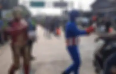 Bak Adegan dalam Film, Deretan Superhero Mulai dari Iron Man hingga Captain America Turun ke Jalan Lakukan Hal Terduga Ini, Warga Tampak Sumringah!