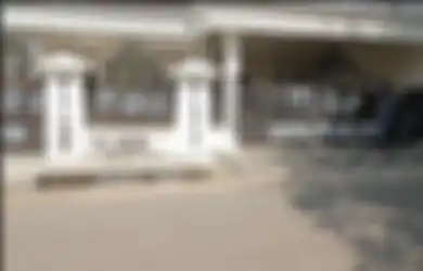 Pagar Rumah Gedongan di Palembang Ini Viral Dipenuhi Coretan 'Pelakor', Ketua RW Ungkap Fakta Penghuninya
