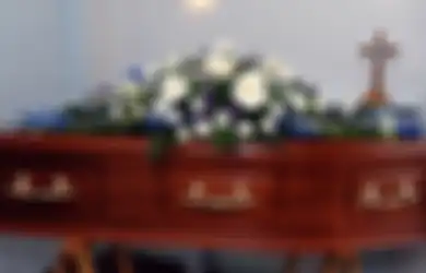 Nenek Ini Hidup Lagi Setelah 6 Hari Disemayamkan Dalam Peti Mati, Tindakan Pertamanya Setelah Kembali Bernyawa Buat Tetangga Auto Ketakutan