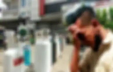 Pontang-panting Cari Oksigen Sejak Pagi, Pria Ini Mendadak Lemas di Tengah Antrean Tiba-tiba Terima Telepon dari Rumah Kabarkan Kondisi Ibunya