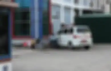 Nekat Bawa Ambulans Terobos Halaman Kantor Gubernur Kalimantan Timur, Wanita Ini Alami Kejadian yang Memilukan!
