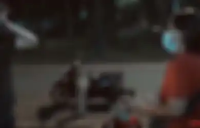 Nangis-nangis di Depan Rumah Atta Halilintar, Ibu Ini Minta Suami Aurel Hermansyah Membantunya: Anak Saya Lehernya Dibolongin