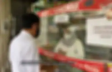 Tak Tahu Presiden Jokowi Bakal Blusukan ke Apotek Tempatnya Bekerja, Karyawan Wanita Ungkap Kondisi Keterbatasan Pasokan Obat Anti Virus di Lapangan