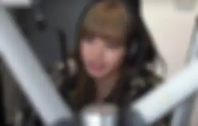 Intip Aktivitas Lisa BLACKPINK di Studio Garap Debut Album Solonya