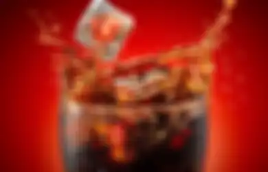 Rasa Nikmatnya Nggak Sebanding dengan Bahaya yang Mengancam Tubuhmu, Mulai Sekarang Jangan Lagi Minum Minuman Bersoda Bareng Makanan ini