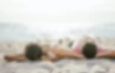 Berhubungan Seks di Pantai, Pasangan ini Lari Terbirit-birit Gegara Sebuah Sandal, yang Terjadi Selanjutnya Bikin Syok!   
