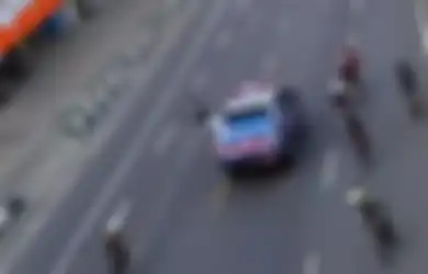 Terekam Jelas CCTV Tabrak Pesepeda hingga Terpental, Sopir Mobil Rescue Dinsos Makassar Beberkan Alasan Pilih Kabur Usai Lihat Korban Tersungkur di Jalan
