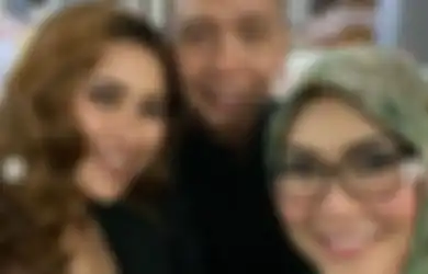 POPULER: Petisi Blacklist Ayu Ting Ting Tembus 85 Ribu Tanda Tangan, Ayah Rozak Justru Tunjukkan Sikap Lembek dan Tak Segahar Biasanya, Mulai Pasrah?