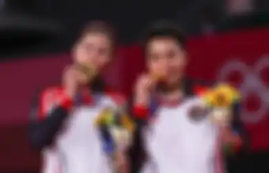 Terbongkar Sekarang! Ini Penyebab Atlet Selalu Gigit Medali di Podium, Alasannya Bikin Melongo
