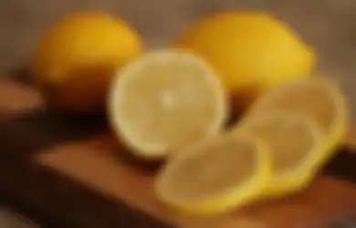 Tak Terduga, Minum Air Lemon Hangat Sebelum Tidur Ternyata Bisa Memberikan Manfaat Luar Biasa Ini, Yuk Cobain