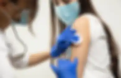 Efek Samping Vaksin Covid-19 Dosis Kedua Bisa Jadi Lebih Kuat, Ini Hal yang Harus Kamu Lakukan Untuk Atasi Reaksi Tubuh Usai Vaksinasi