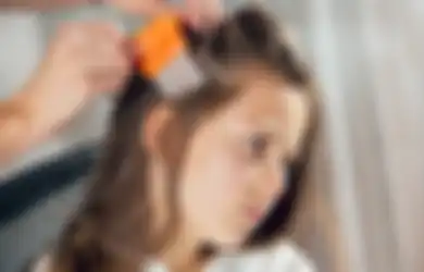 Satu Indonesia Melongo, Kutu Rambut Bakal Minggat Cuma karena Cara Unik Ini