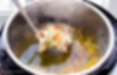 Bagaimana Kalau Sayur Sup Terlalu Asin? Coba Lakukan Trik  Berikut Ini agar Sepanci Sup Tak Terbuang Percuma!