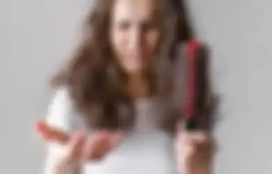 Nyesel Baru Tahu Sekarang, Masalah Rambut Rontok Ternyata Bisa Diatasi dengan Bahan Alami Tak Terduga yang Mudah Ditemukan Ini