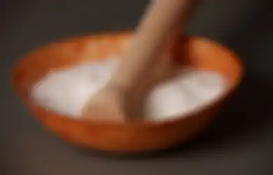 Ibu-ibu Ternyata Tinggal Siram Air Garam ke Lantai Kamar Mandi, Siapa Sangka Ini yang Akan Terjadi dalam Semalam!