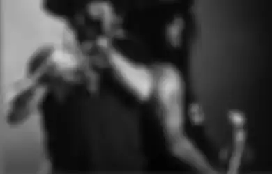 Guns N’ Roses Rilis Lagu Baru Berjudul 'Absurd', Cuma Remake But at Least Slash dkk Balik Lagi