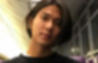 Bikin Heboh TikTok, Cowok Mirip Iqbaal Ramadhan Ikut Antre Minyak!