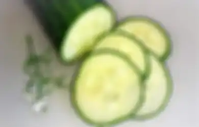 Jangan Sampai Nyesel, Mulai Sekarang Stop Kebiasaan Makan Timun Sebelum Tidur, Kalau Masih Nekat Tubuhmu Akan Alami Hal Ini