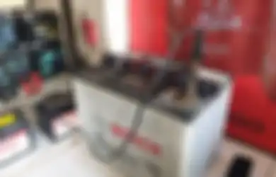 Engga Perlu Tanya Mekanik, Ini Beberapa Ciri Aki Mobil Sudah Nyerah Kerja