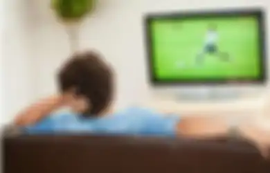 3 Studi tentang Efek Buruk Menonton TV secara Berlebihan dan 11 Risiko Penyakit yang Ditimbulkan
