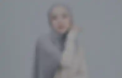 Hijaber Modis, Tiru 5 Gaya Pakai Rok Nissa Sabyan yang Kece Ini!