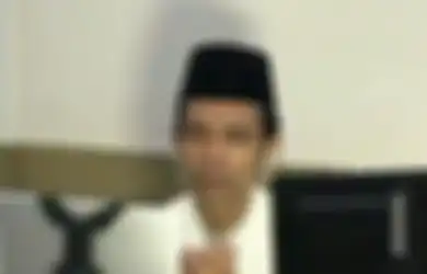 Ustaz Abdul Somad Pergi ke Makam Malam-malam, Foto Duka UAS Bikin Netizen Menangis: Innalillahi Wa Inna Ilaihi Rojiun