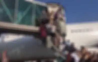 Ditinggal Presidennya Ngumpet dari Incaran Taliban, Nasib Warga Afghanistan Berada di Ujung Tanduk Usai Suara Tembakan Menggema di Bandara Hingga Pesawat Tak Bisa Lepas Landas!