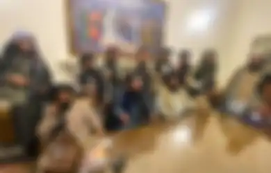 Padahal Sudah Kuasai Afghanistan, Para Prajurit Taliban Berulah dan Lakukan Perbuatan Tak Disangka-sangka di Istana Presidan Usai Ditinggal Kabur Penghuninya