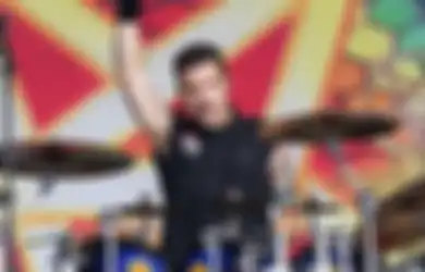 Cover Lagu 'Bad Guys' Billie Eilish, Drummer Anthrax: Ini Lagu Keren