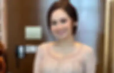 Penampilan Manis Syifa Hadju dengan Kebaya di Pernikahan Lesti dan Billar