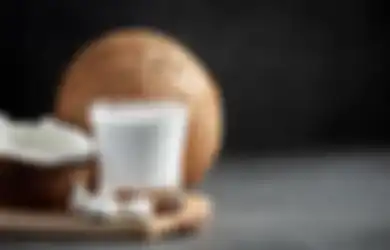 Menyimpan Sejuta Manfaat, Kelapa Juga Punya Efek Samping Berbahaya Bagi Orang dengan Kondisi Berikut ini