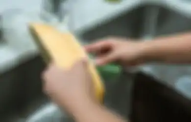 Satu Indonesia Baru Tahu, Bumbu Dapur Ini Ternyata Ampuh Angkat Minyak Saat Cuci Piring, Begini Cara Pakainya