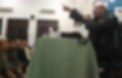 Ditangkap Bareskrim Karena Kasus Penistaan Agama, Foto Yahya Waloni Terbaring Lemah dengan Selang Oksigen di RS Dicibir, Netizen: Alhamdulillah