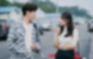 Nonton Drama Hometown Cha-Cha-Cha Bikin Kita Semangat Kerja. Relate?