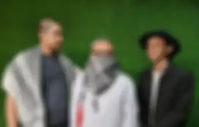 Sok-sokan Pamer Konten Sindir Umat Muslim, Kini Foto Coki Pardede Menyembah Polisi Viral: Aku Minum Dulu Yah