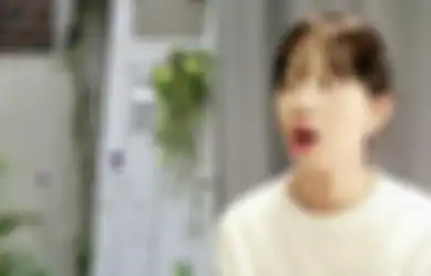 Ngakak! SeolA WJSN Salah Paham dengan Tulisan Berbahasa Indonesia yang Dikira Quotes