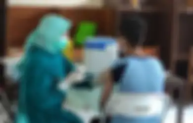 Sedang Isolasi Mandiri, Pria Ini Langsung Mual Muntah Sampai Masuk IGD Setelah Berbohong untuk Suntik Vaksin Covid-19, Ternyata Ini Alasan di Balik Aksinya yang Nekat