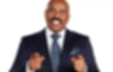 Absen di 2020, Steve Harvey Akan Kembali Jadi Host Miss Universe 2021!