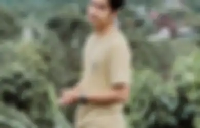 Rumah Tangganya Bersama Henny Rahman Bubar, Zikri Daulay Kepergok Umbar Kemesraan Sambil Cium Bibir Model ini, Videonya Viral