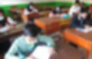 Pelajar di Malang Boleh Tidak Memakai Seragam tapi Pakai Masker Double