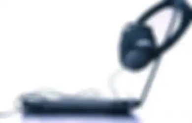Hari Ini 18 Tahun Lalu, Cewek Ini Dituntut karena Download Lagu Secara Ilegal