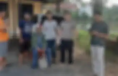 Kebingungan Tak Tahu Jalan Pulang, Heboh Kakek 98 Tahun Bawa Kantong Isi Uang Rp 150 Juta dan Emas 250 Gram, Beruntung Ditemukan oleh Sosok Ini