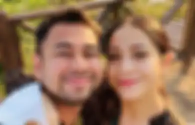 Pose Manja Cium Suami, Gaya Busana Nagita Slavina Hamil Tua Jadi Sorotan hingga Buat Netizen Bereaksi Ungkap Hal Ini