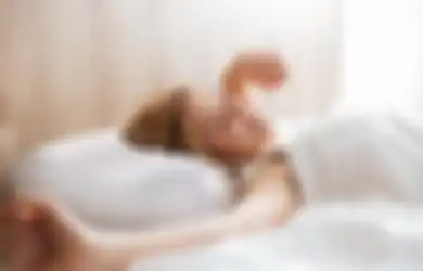 Manfaat Kantong Plastik Hitam untuk Bersihkan Bantal Tidur, Kuman Mati Seketika!