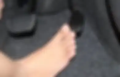 Menyetir Tanpa Alas Kaki Bisa Undang Kerugian Besar, Ini Alasan yang Bikin Kapok Melakukannya