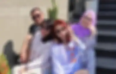 Dapat Cobaan Bertubi-tubi, Usai Orang Tua Ayu Ting Ting Terancam Masuk Bui, Sosok Terdekat sang Biduan Mesti Dilarikan ke RS Gegara Penyakit Ini