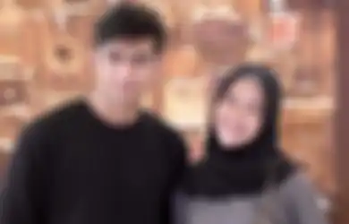 Dikabarkan Segera Menikah, Intip Fashion Kompak Ria Ricis dan Teuku Ryan. Serasi Abis!