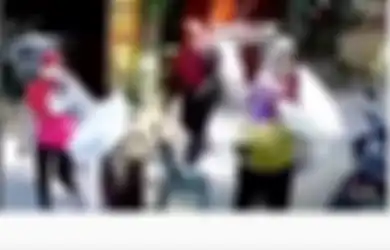 Aksinya Terekam CCTV, Viral Komplotan Pemulung Emak-emak Maling Perabotan Rumah Tangga Milik Anggota Polisi, Begini Nasib Para Pelaku Usai Diamankan