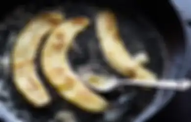 Terbongkar Sudah! Ini Rahasia Pedagang Gorengan Bikin Pisang Goreng Tidak Berminyak dan Kering